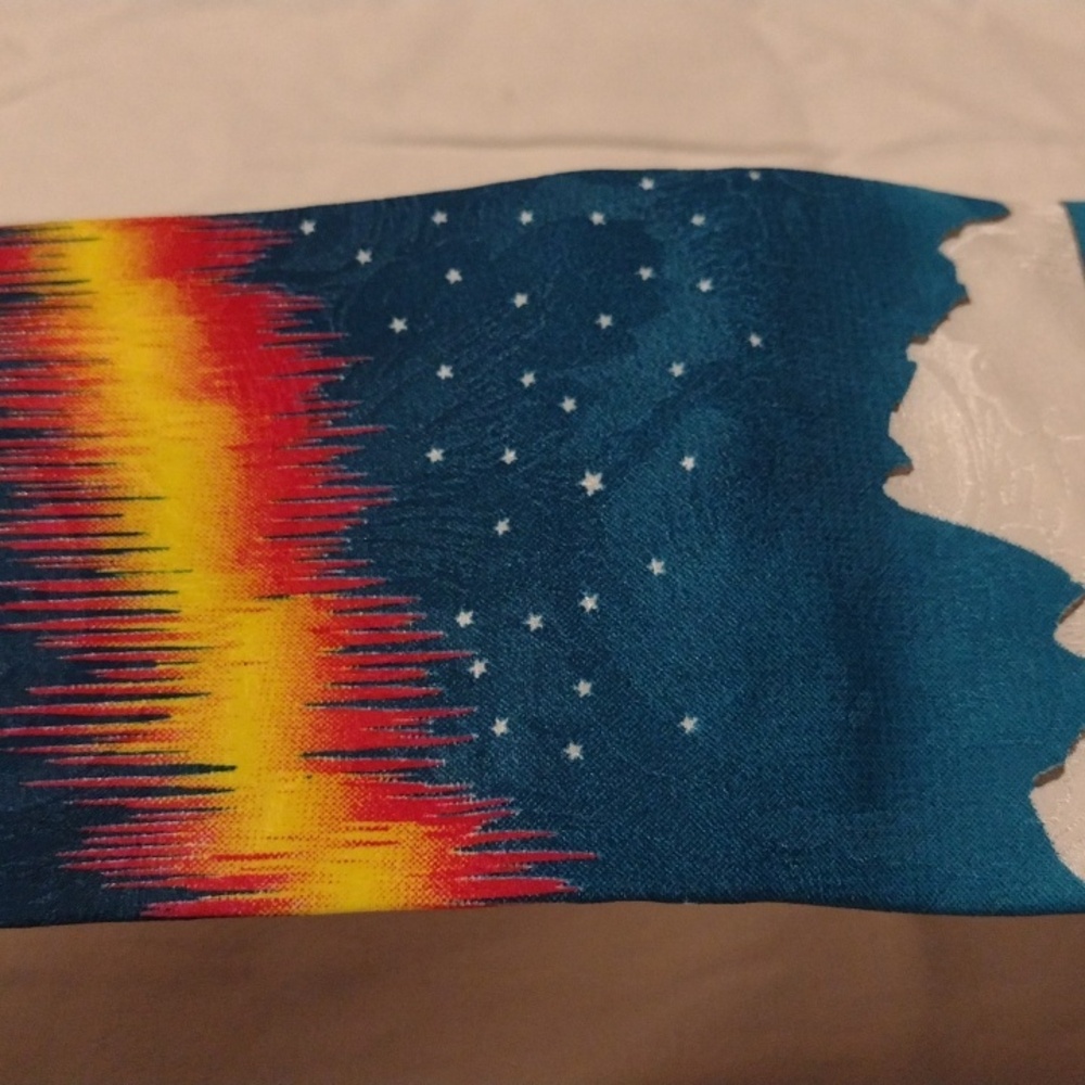 VintageHand Screen printed Silk Inuit Northern Lights Necktie - Picture 4 of 4